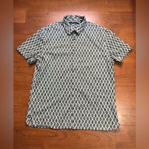 PERRY ELLIS Men's Black and White Patterned Shirt